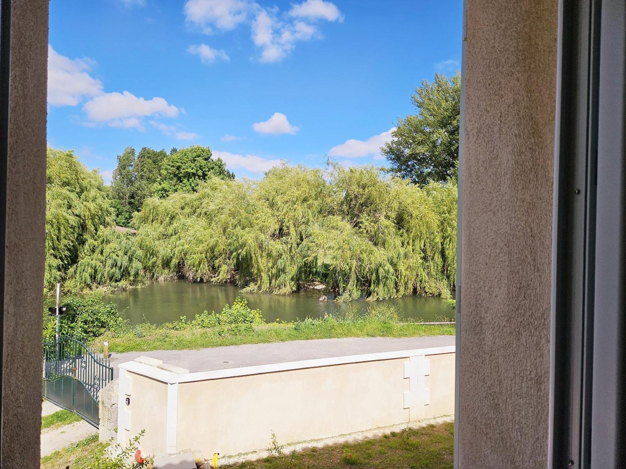 Au Son De L'eau Apartment Birac (Charente)